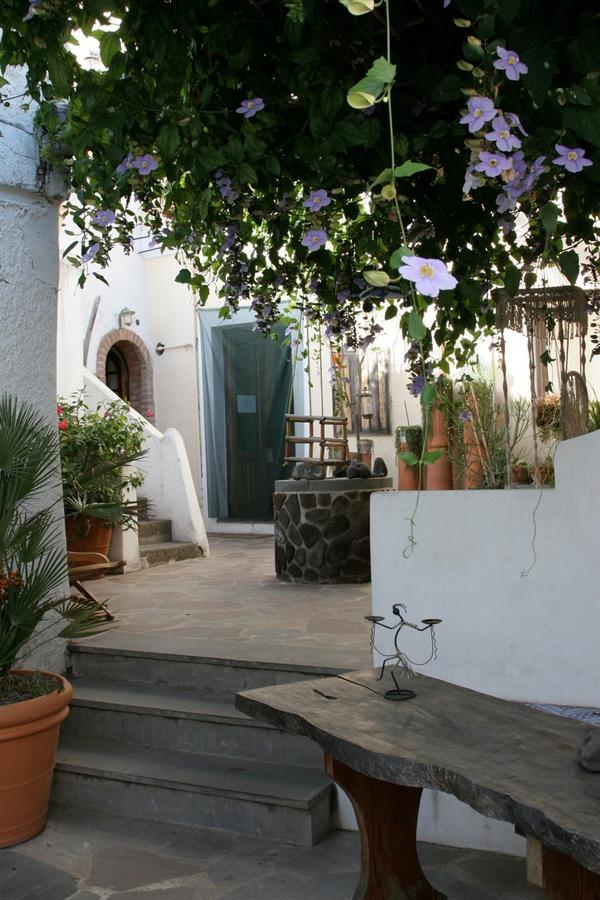 Couette-café La Lampara Stromboli