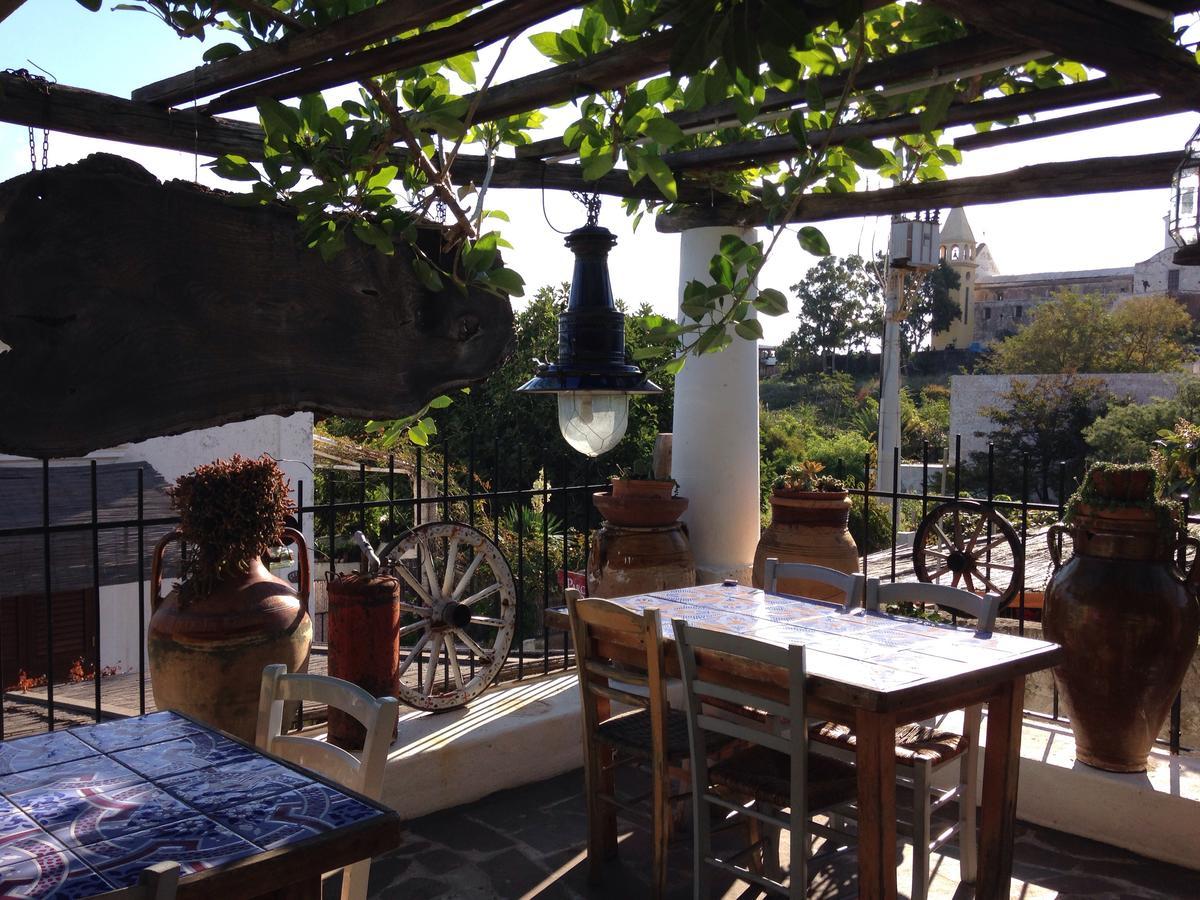 Couette-café La Lampara Stromboli